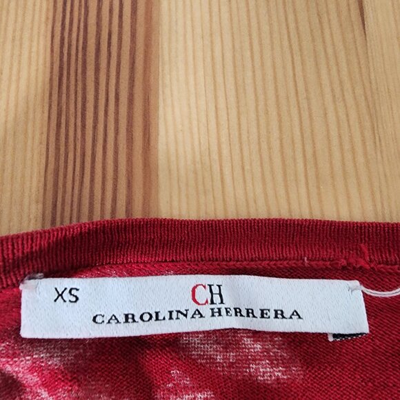 Carolina Herrera Red White Floral Cardigan Feminine Faux Pearl Buttons Silk XS - Picture 6 of 12